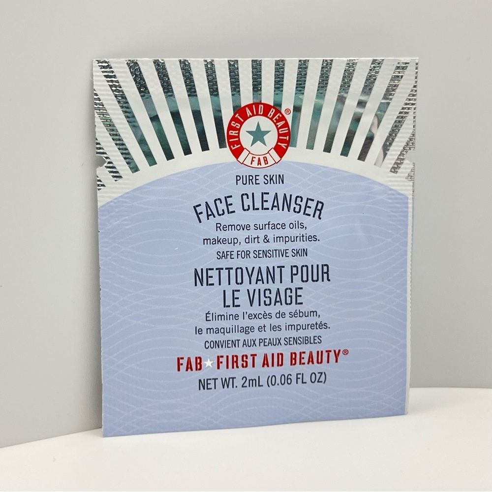 🌺FREE ~ First Aid Beauty ~ Pure Skin Face Cleanser ~ NEW